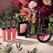 小红书超红Bobbi Brown五花肉高光限量版绝美花朵浮雕仙气满满